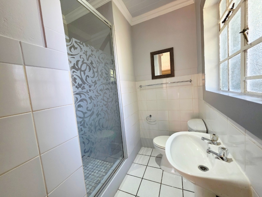 5 Bedroom Property for Sale in Langenhovenpark Free State